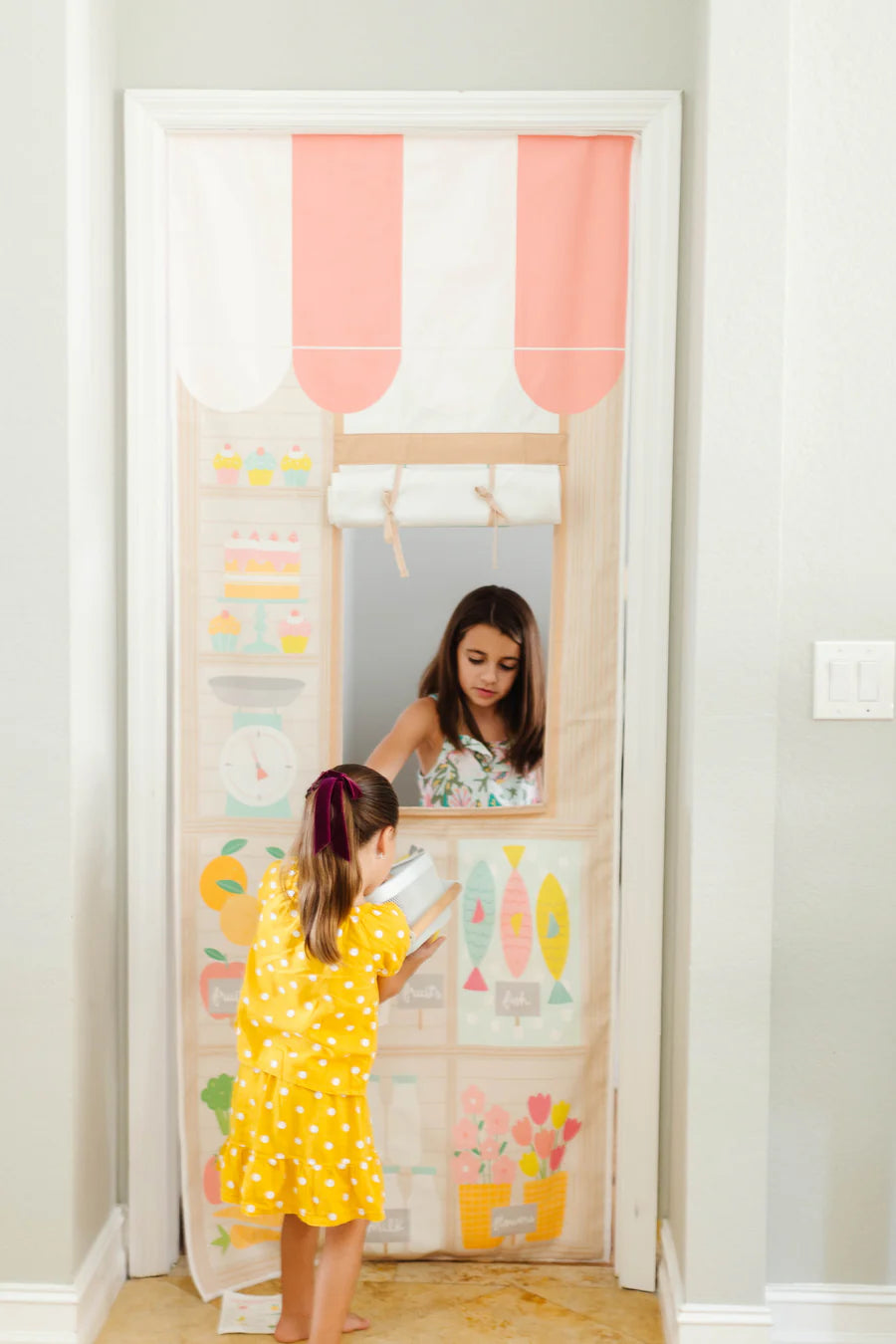 Swingly Farmer&#39;s Market &amp; Bakery Doorway Play Space